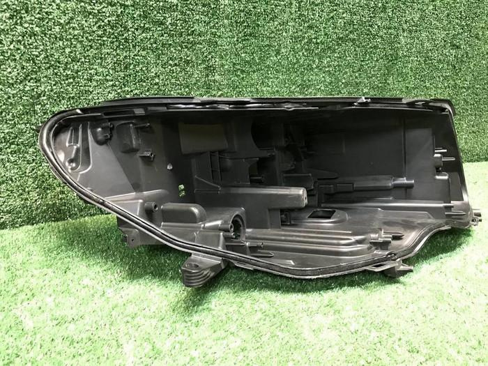 Корпус фары правый LR Discovery Sport (2019-н.в.)