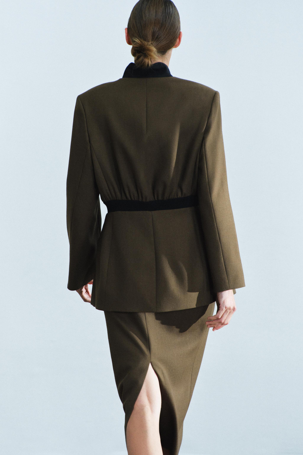 ZARA ПРИТАЛЕННАЯ КУРТКА ИЗ 100% ШЕРСТИ — ZW COLLECTION, ПЫЛЬНЫЙ ХАКИ