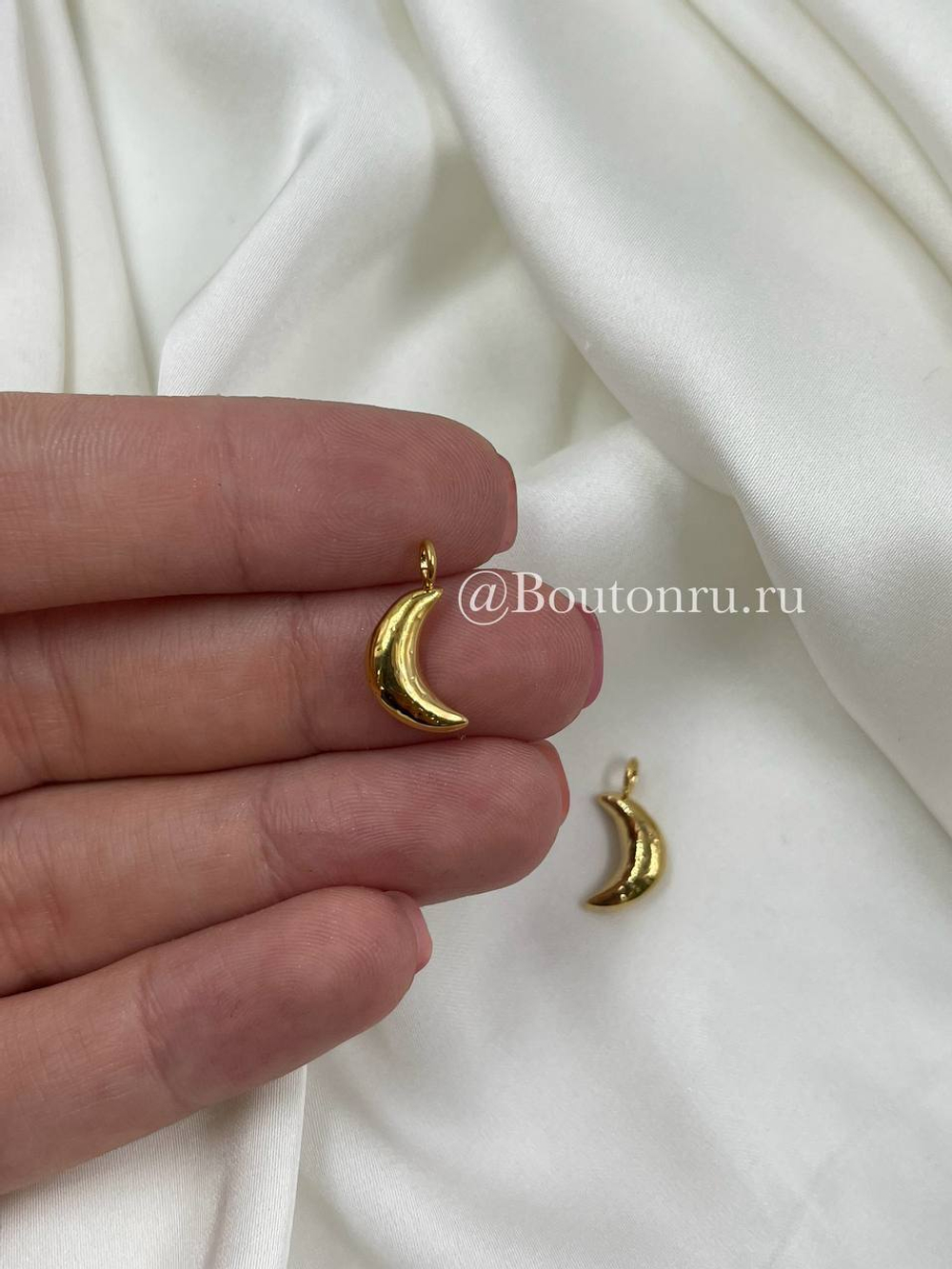 Подвеска золотистая "Полумесяц"