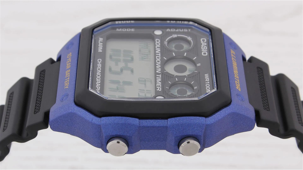 Японские наручные часы Casio Collection AE-1300WH-2A