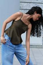 Габардиновый топ с кружевными вставками - H&M