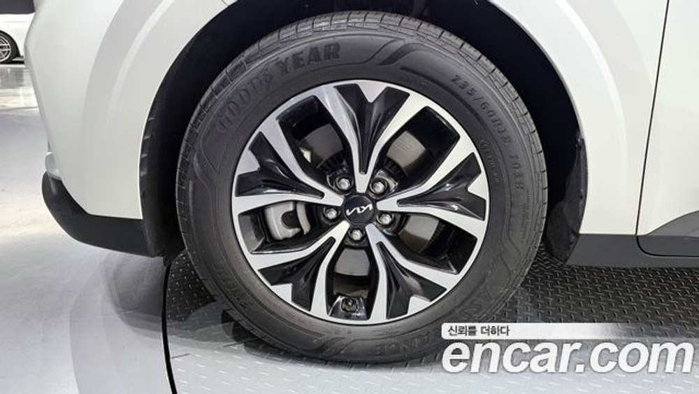 KIA Canival 9-Seater Prestige — 2022