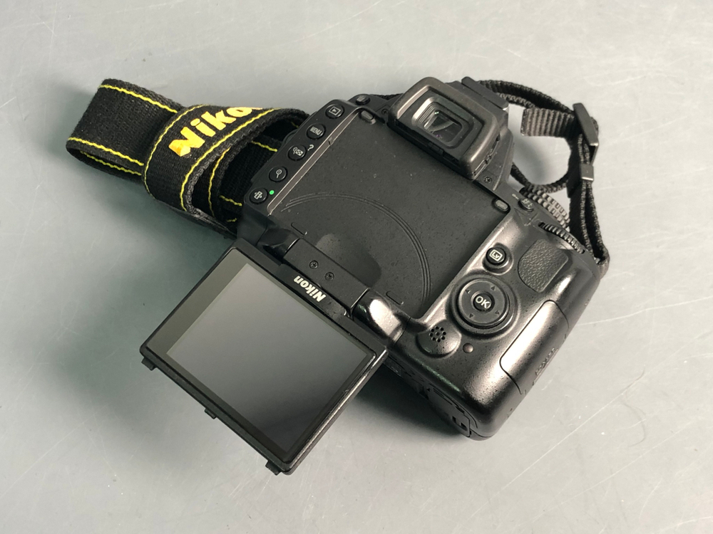Nikon D5000 Kit AF-S DX 18-55mm VR 14.000 кадров