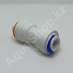 Фитинг QT-18X муфта 3/8"(f) x 5/16"(f)