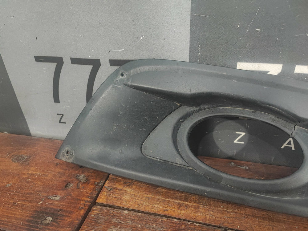 Накладка ПТФ левая Mazda 3 (BK) 06-09 Б/У Оригинал BS3E50C21
