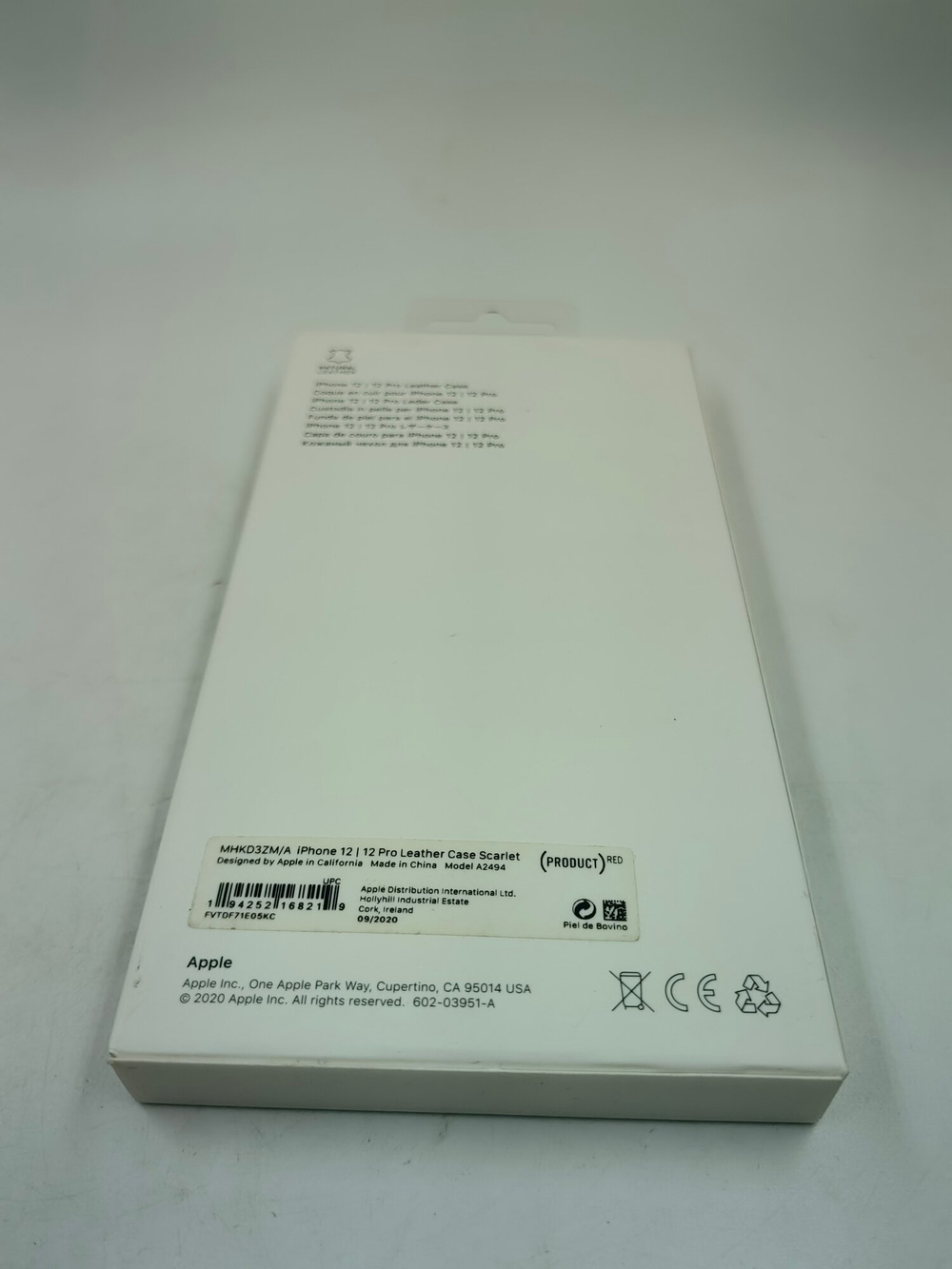 Кожаный чехол Apple iPhone 12 / iPhone 12 Pro с MagSafe, красный (PRODUCT)RED (MHKD3) (Из Финляндии)