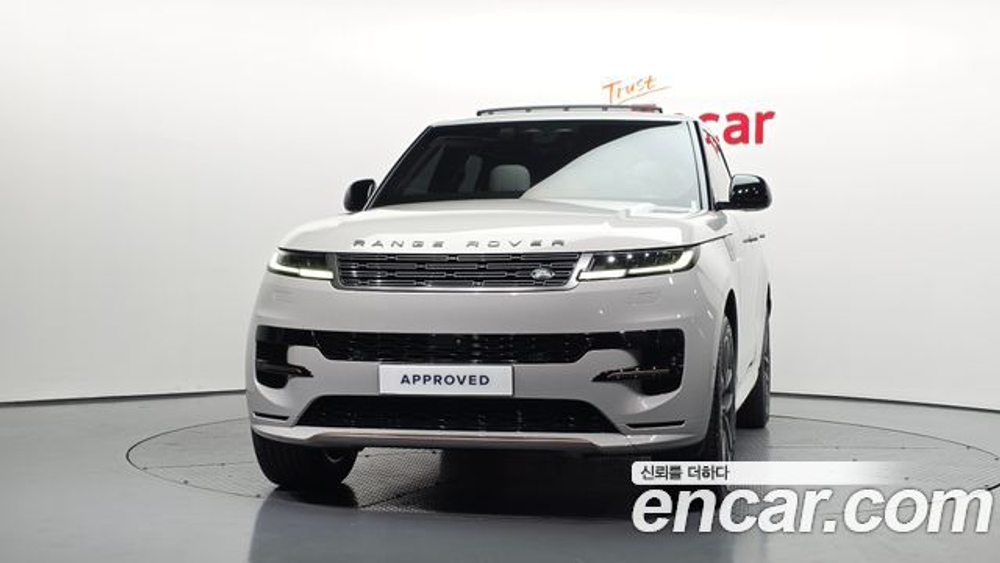 Land Rover Range Rover Sport P550E Dynamic HSE — 2025