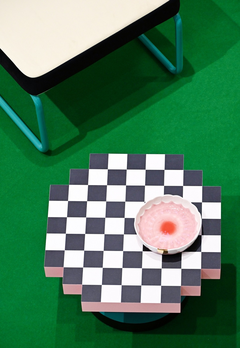 Журнальный стол Seletti Supercoffeetable Chessboard, белый, черный, красный