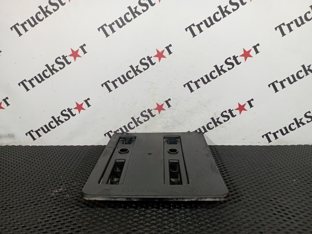 Крышка ящика АКБ 2020г.