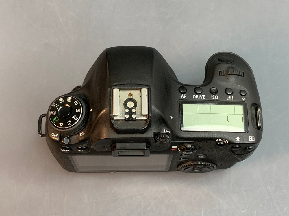 Canon EOS 6D 135.863 Кадров немного засвечивает кадры