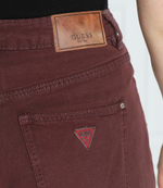 джинсы mom jean GUESS - бордовый(W2GA21 WDP85)