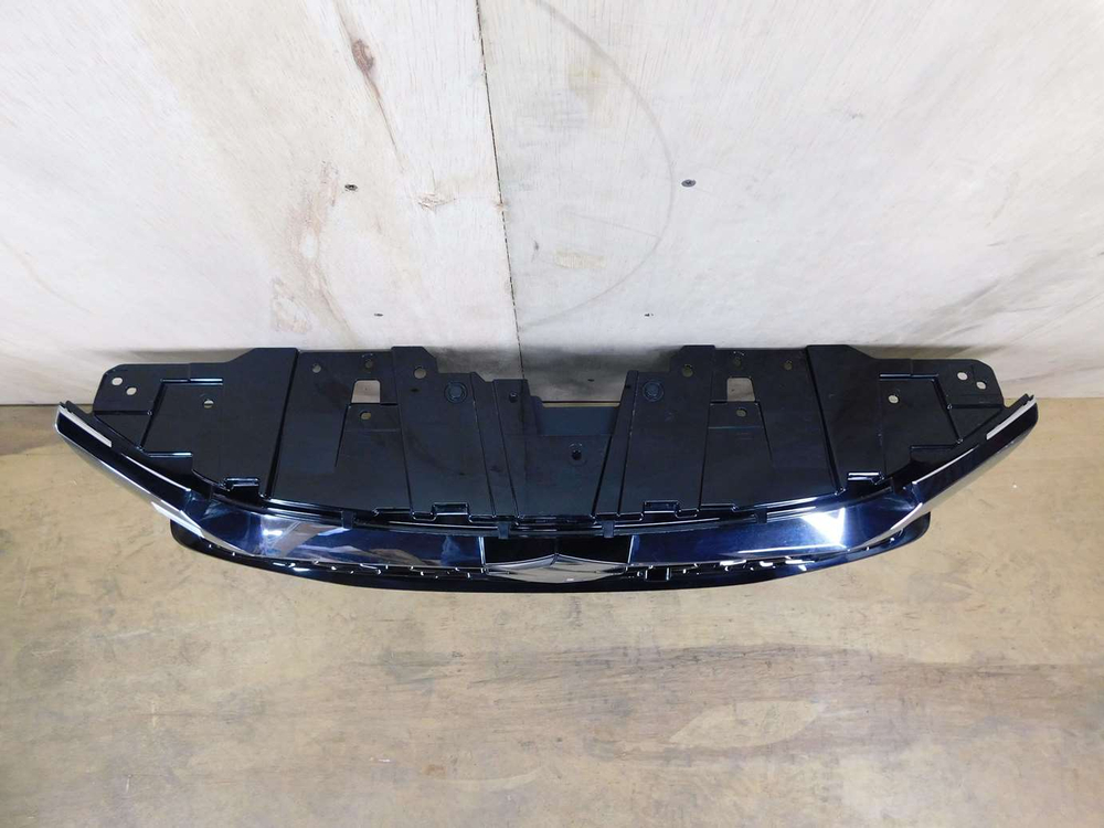 решетка радиатора Suzuki Fronx WDB3S