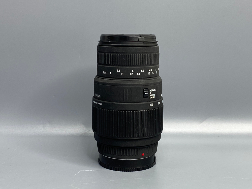 Sigma 70–300mm f/4–5.6 DG Macro Sony A
