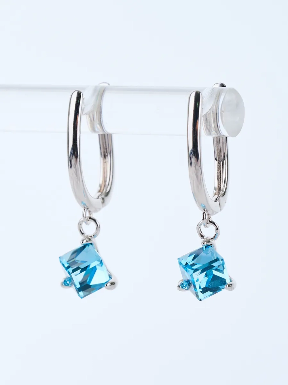 Серьги-подвески Миражи с голубым кубиком Swarovski