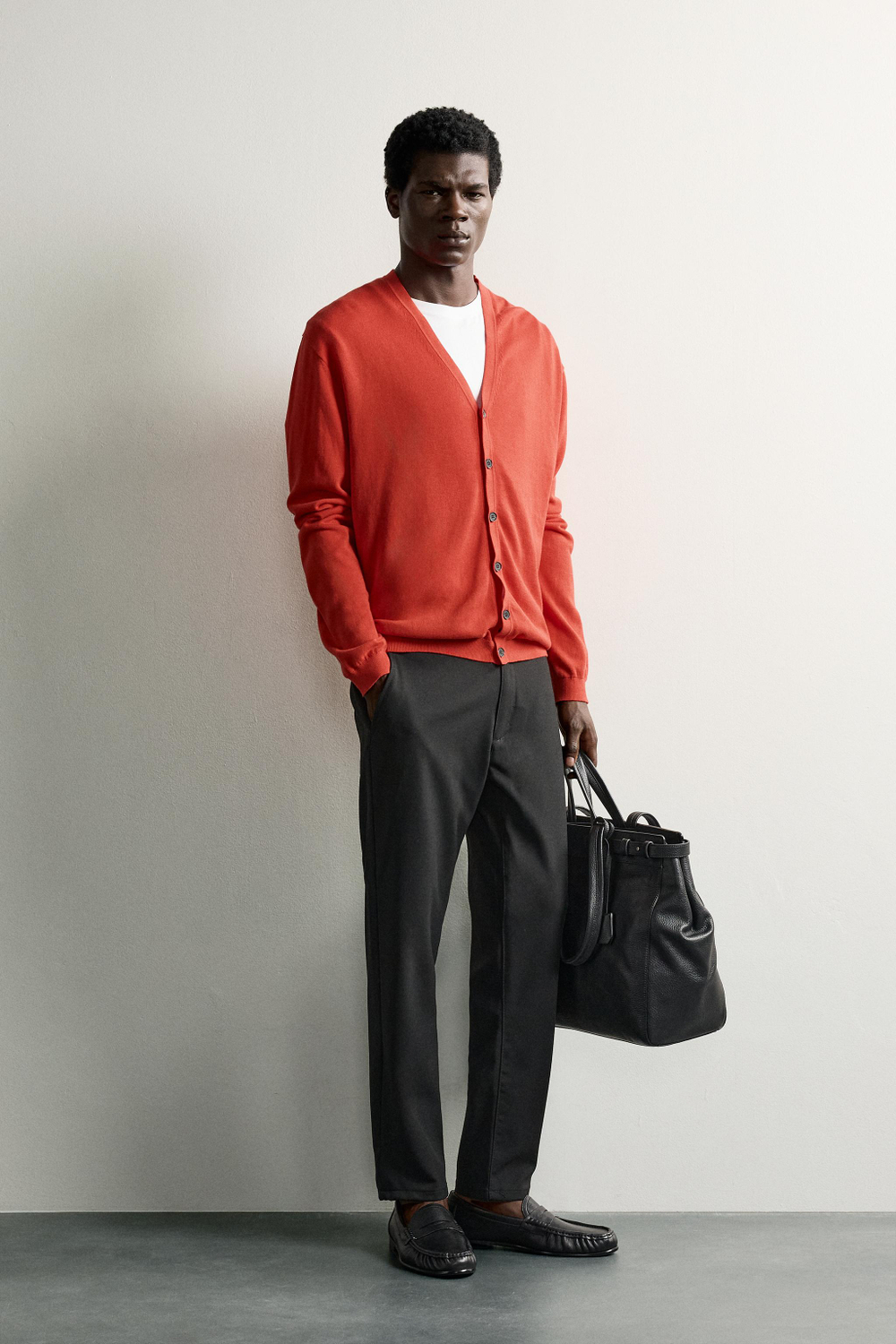 КОМФОРТНЫЕ БРЮКИ ЧИНОС ИЗ РЕЛЬЕФНОЙ ТКАНИ — ZARA