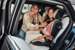 Автокресло 2/3 Britax Roemer KIDFIX PRO i-SIZE LUX Linen Grey 2000040921/2000041306