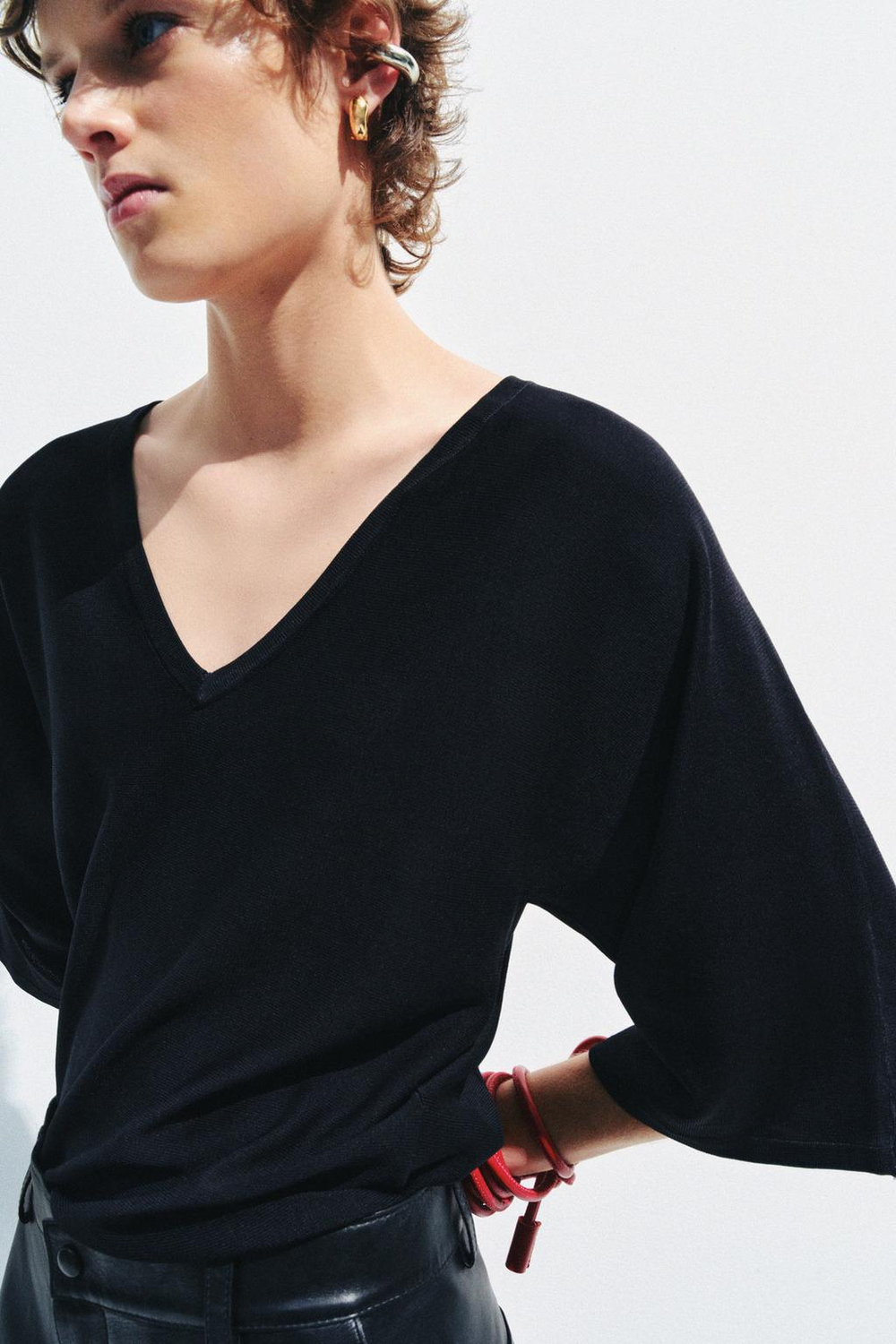 ZARA ДЖЕМПЕР С V-ОБРАЗНЫМ ВЫРЕЗОМ, ЧЕРНЫЙ