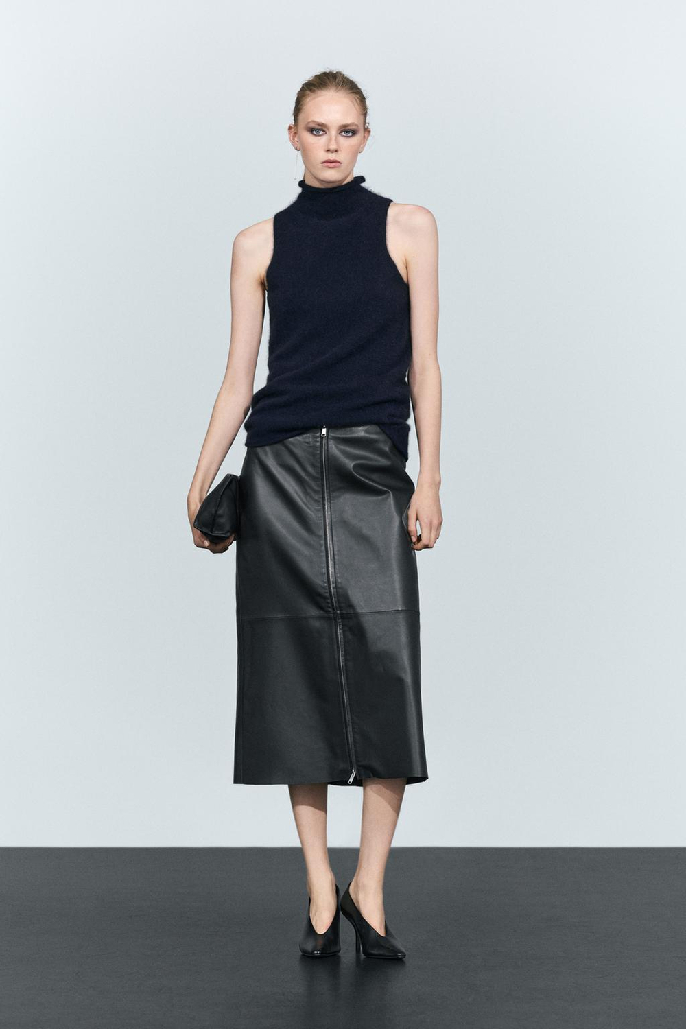 Massimo Dutti Юбка миди из кожи наппа с застежкой-молнией спереди, черный