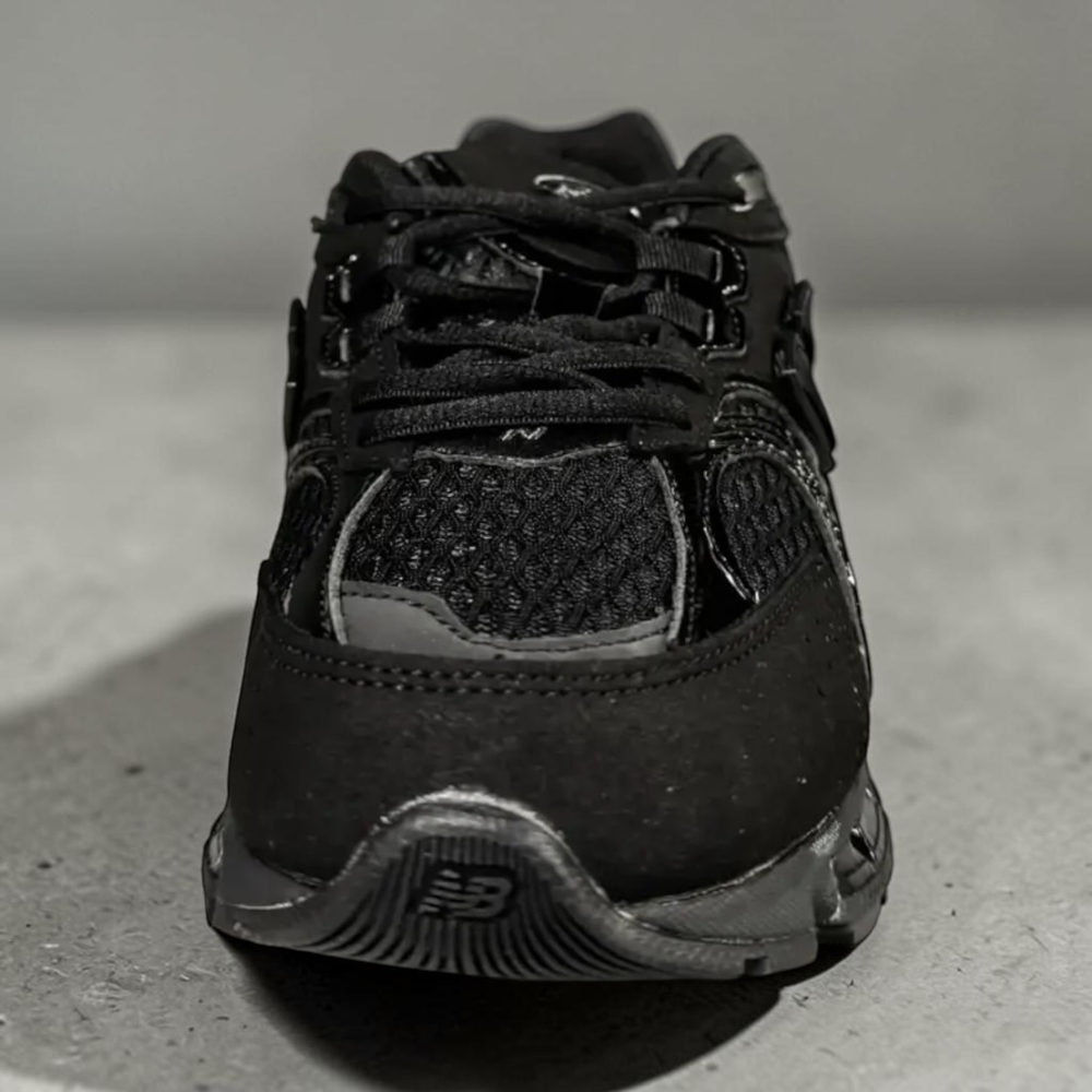 New Balance 1954R • Total Black
