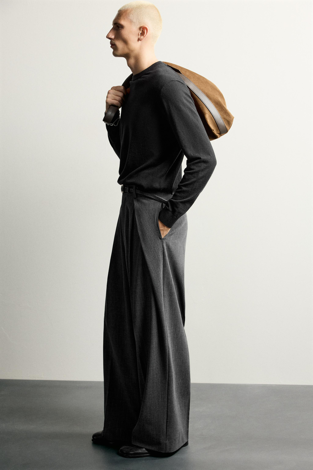БРЮКИ RELAXED FIT СО СКЛАДКАМИ — ZARA · 5070/810
