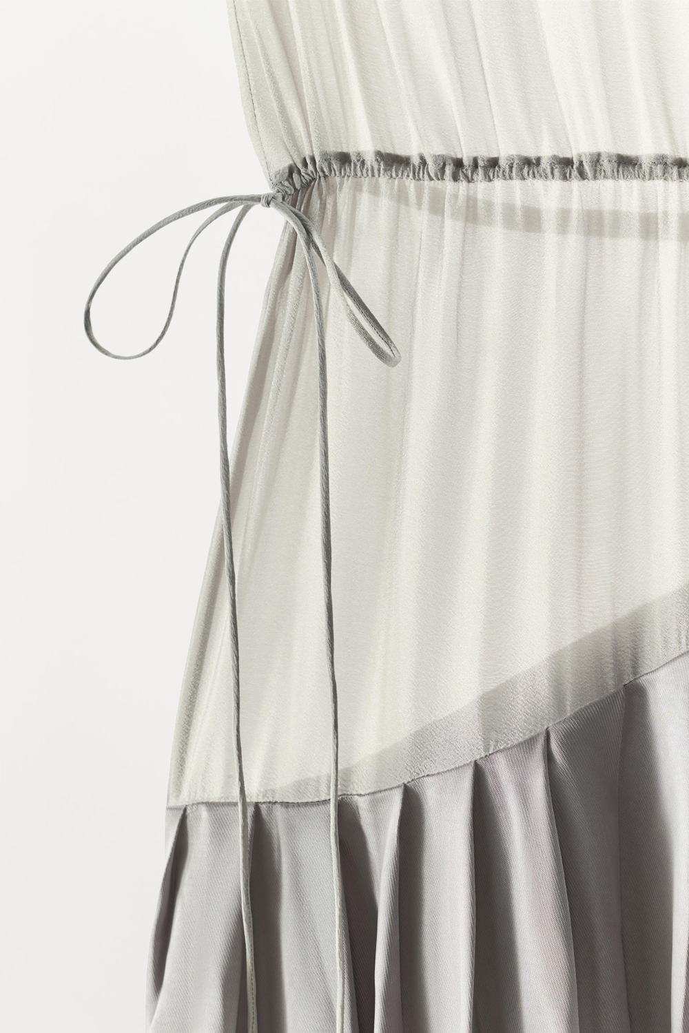 ДЛИННОЕ ПЛАТЬЕ С ДРАПИРОВКОЙ И ОБЪЕМНОЙ ОТДЕЛКОЙ — ZARA