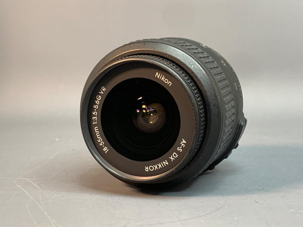 Nikon D90 kit AF-S DX 18-55mm 3.5-5.6G VR 12.000 кадров