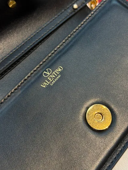 Маленькая сумка на плечо Valentino Small Locò черный