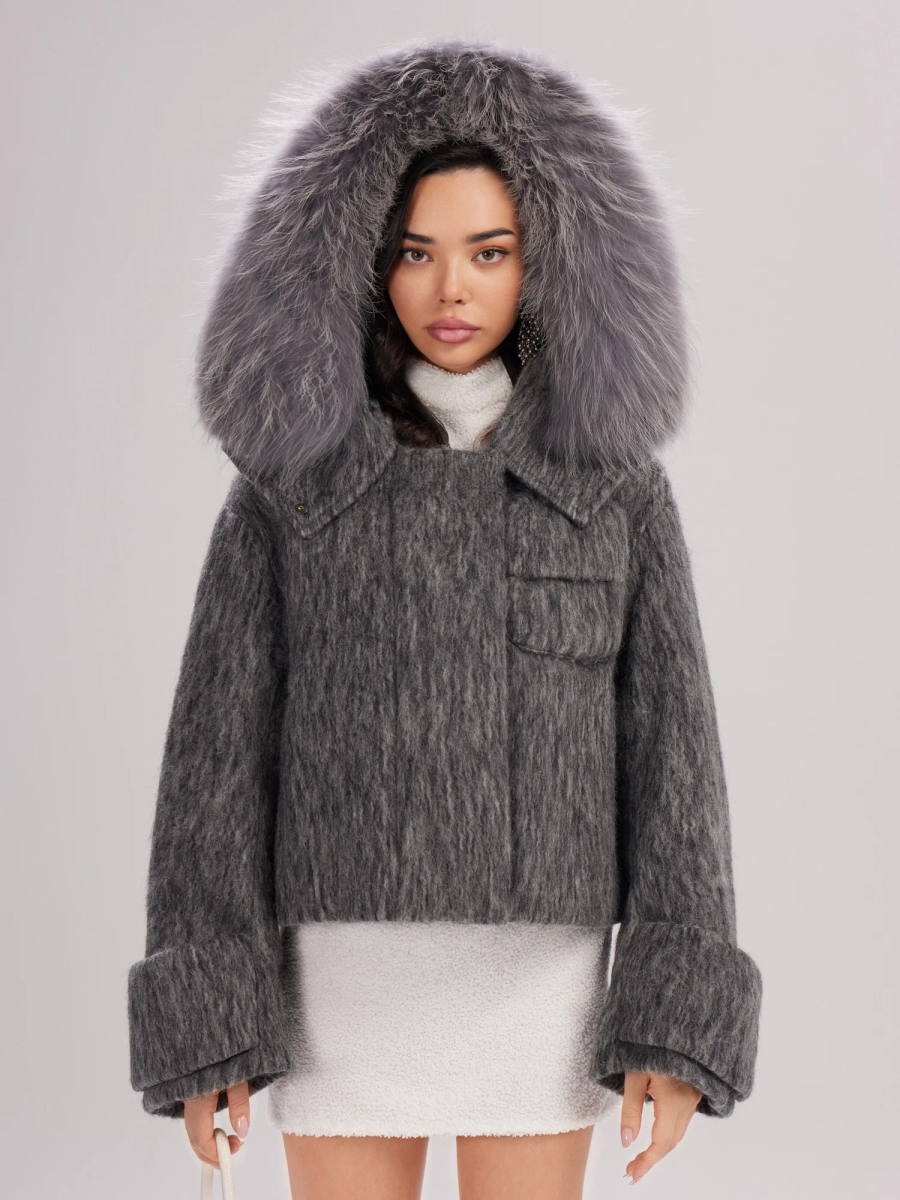 Oversize пуховик с шерстяной фактурой