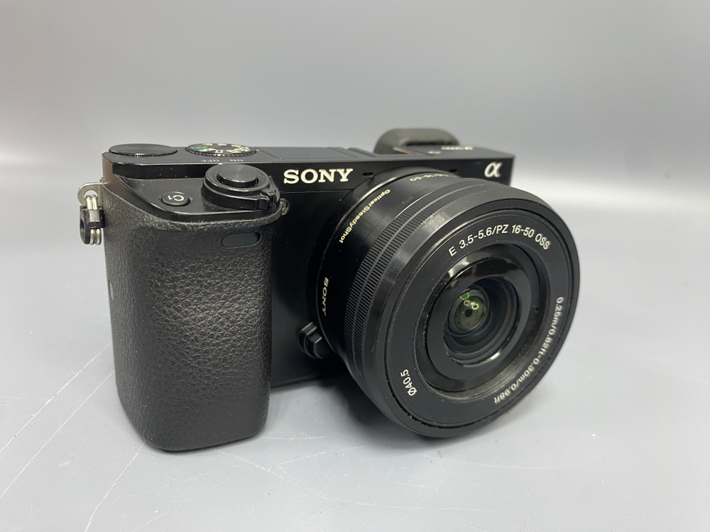 Sony A6000 kit 16-50mm 16.500 кадров
