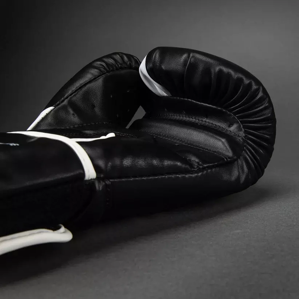 Боксерские перчатки Venum Challenger 2.5 Black/White