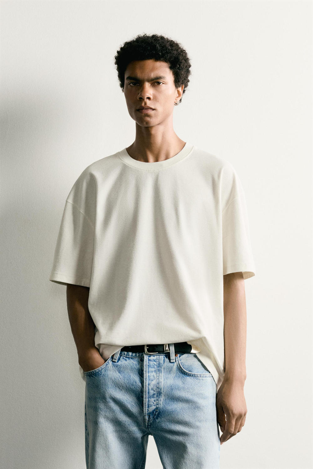 ФУТБОЛКА RELAXED FIT СО ШВОМ — ZARA
