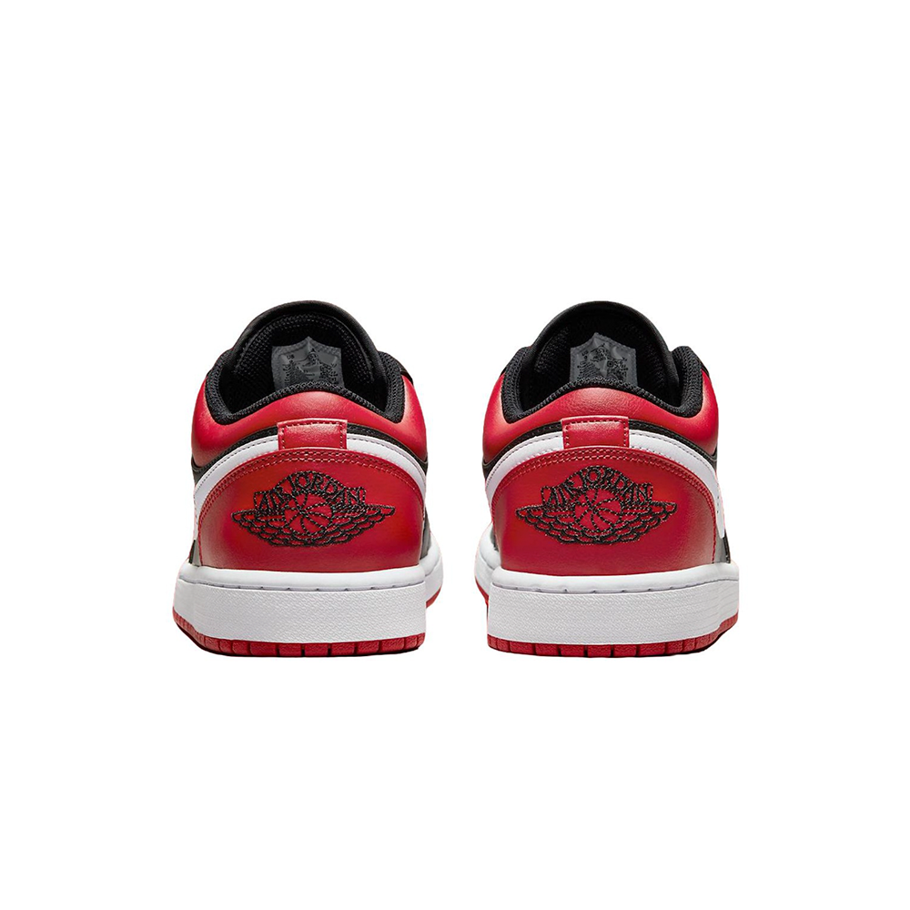 alt="Логотип Wings на пятке Air Jordan 1 Low Alternate Bred Toe 553558-066"