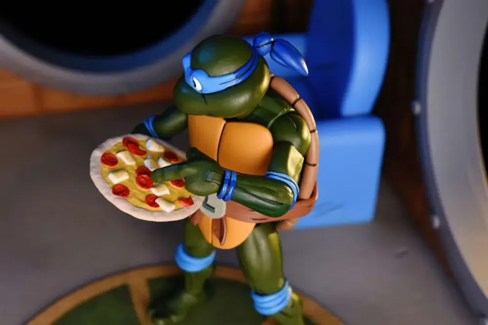 Фигурка Neca Teenage Mutant Ninja Turtles Cartoon Ultimate Leonardo VHS
