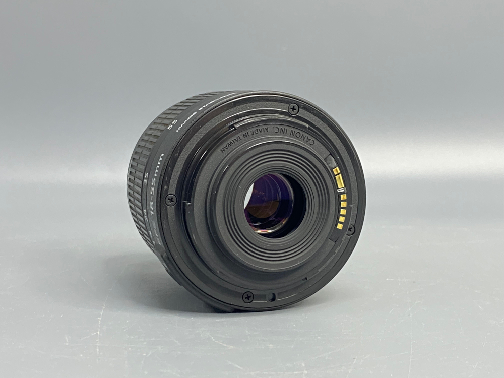 Canon 650D kit 18-55mm IS II 4.000 кадров