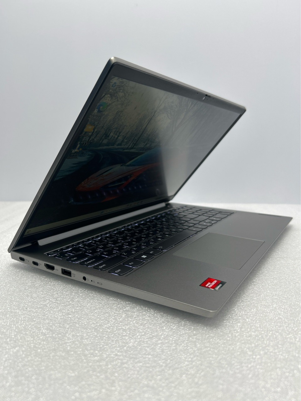Ноутбук Lenovo ThinkBook 15 G3 ACL (21A40094RU) 15.6"/AMD Ryzen 3 5300U/RAM 4GB/SSD 256GB/AMD Radeon Graphics/1920x1080/IPS/Windows 11/Подсветка - кл:LED/Cеребристый. Состояние: B1