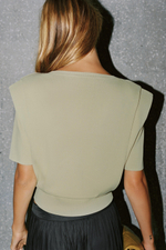 ТРИКОТАЖНЫЙ ТОП С ПОДПЛЕЧНИКАМИ — ZARA