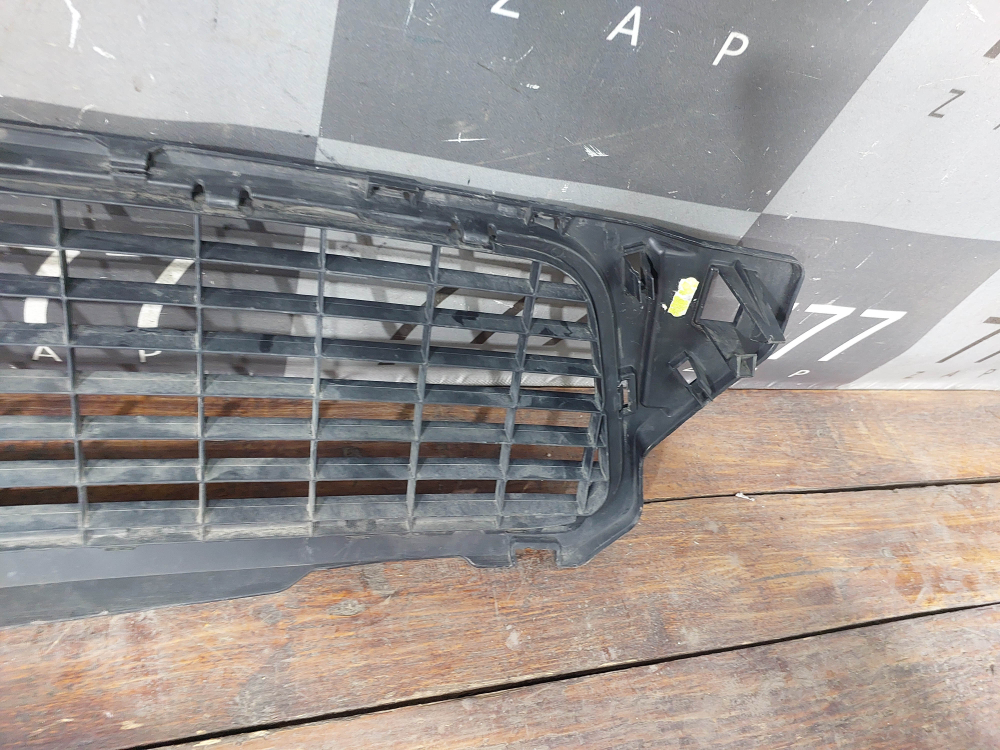 Решетка переднего бампера Renault Duster 1 10-15 Б/У Оригинал 622545914R