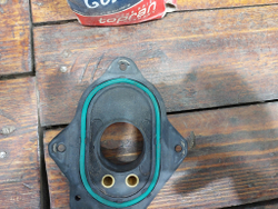 Фланец карбюратора 1.8 Audi, Volkswagen 80 (B3), 80 (B4), Passat B3, Passat B4, Golf 2, Golf 3 85-96 Б/У  100963