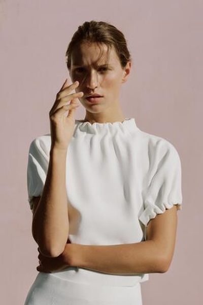 ТРИКОТАЖНЫЙ ТОП С РЮШАМИ — ZARA