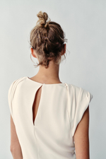 КОРОТКОЕ АСИММЕТРИЧНОЕ ПЛАТЬЕ С ПОДПЛЕЧНИКАМИ — ZARA