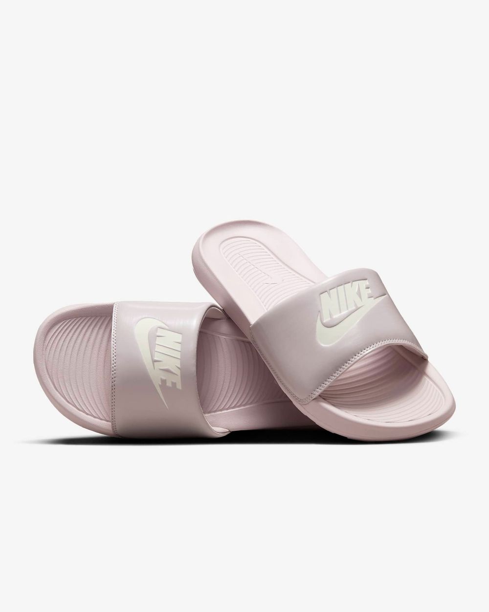 Сланцы женские NIKE W NIKE VICTORI ONE SLIDE