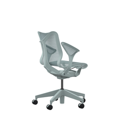 Кресло Herman Miller Cosm, низкая спинка, цвет Glacier, подлокотники «лепестки» (Leaf)