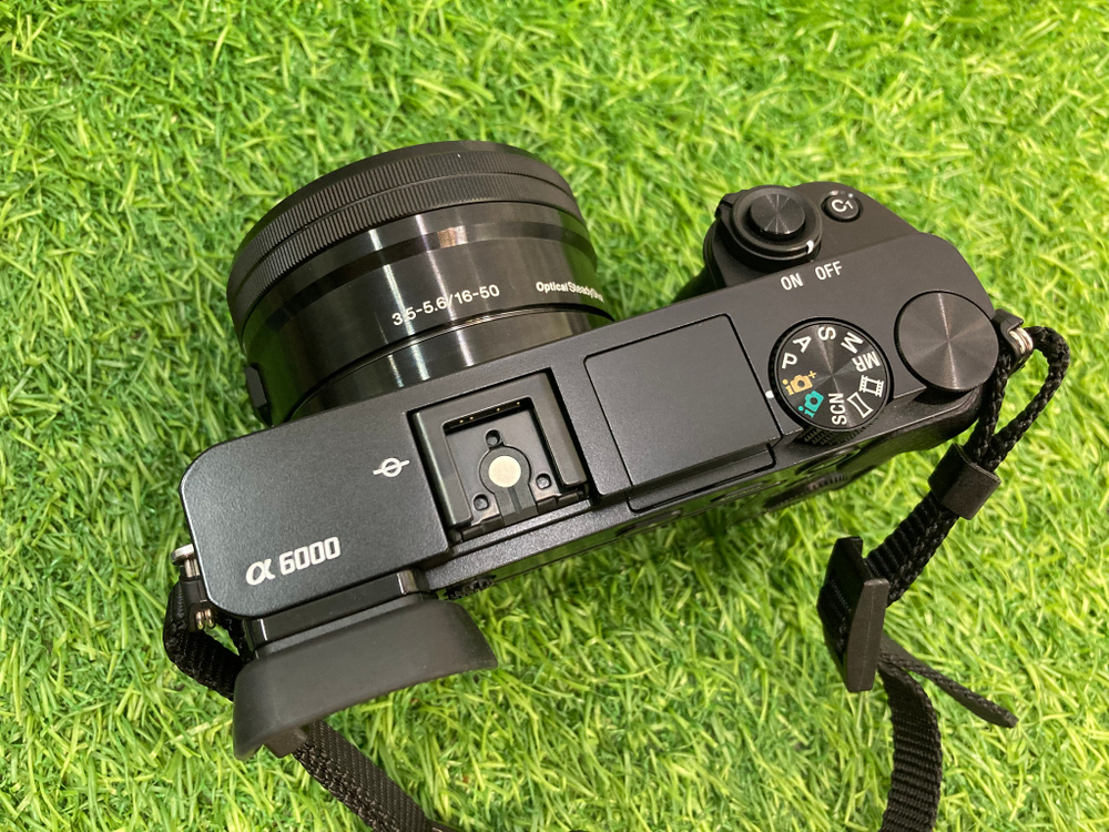 Sony A6000 kit E PZ 16-50mm OSS 20.000 кадров