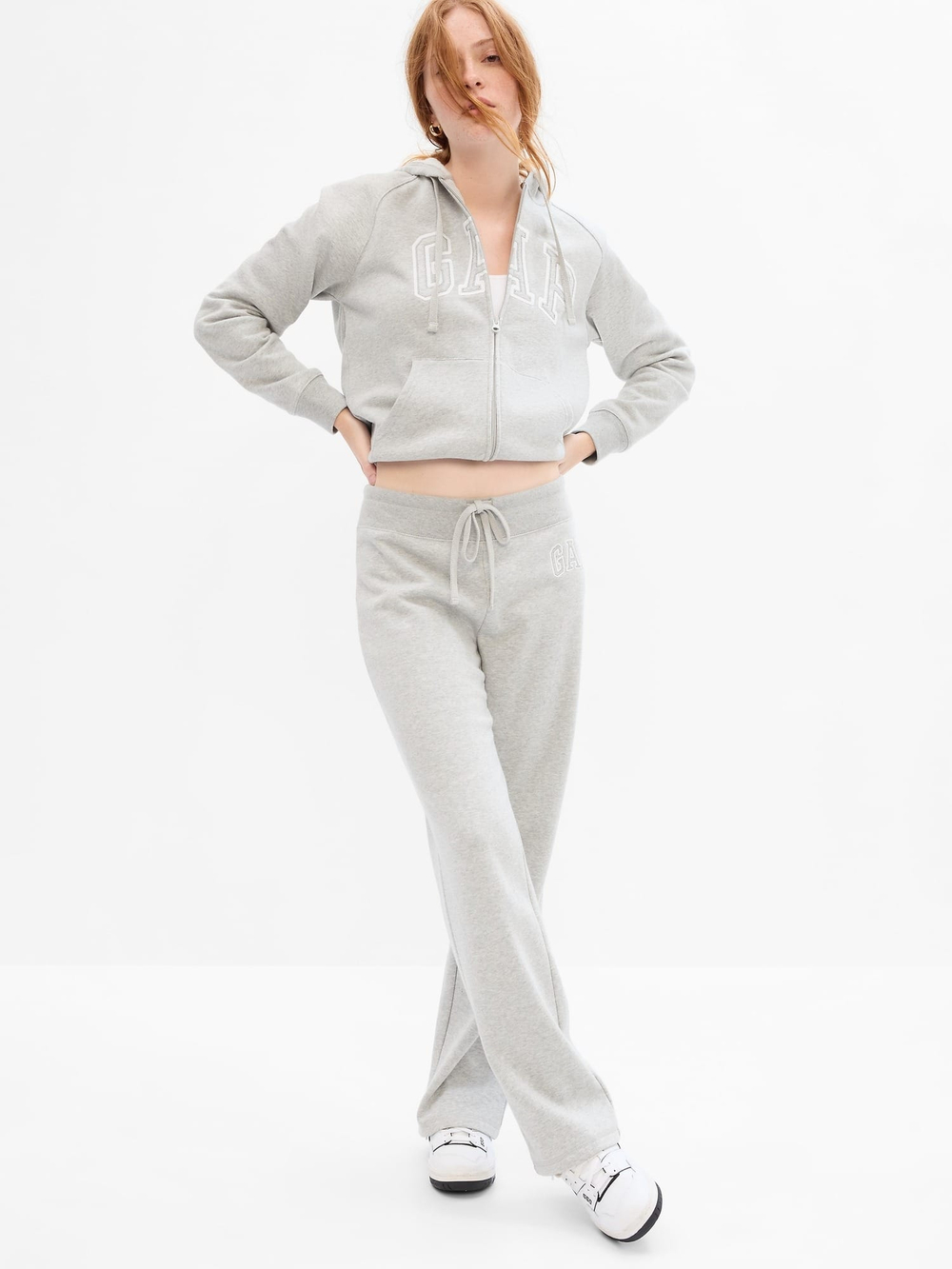 Флисовые спортивные брюки с логотипом Gap Bootcut - GAP