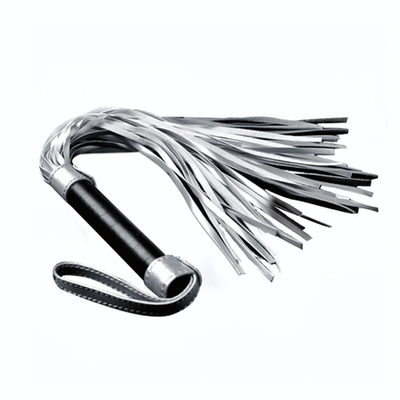 Серебристая плетка Struggle My Flogger с черной ручкой - 45 см. (Цвет: серебристый с черным)