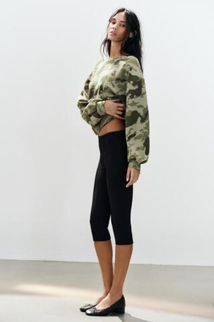 ZARA ТОЛСТОВКА С ПРИНТОМ, ЗЕЛЕНЫЙ