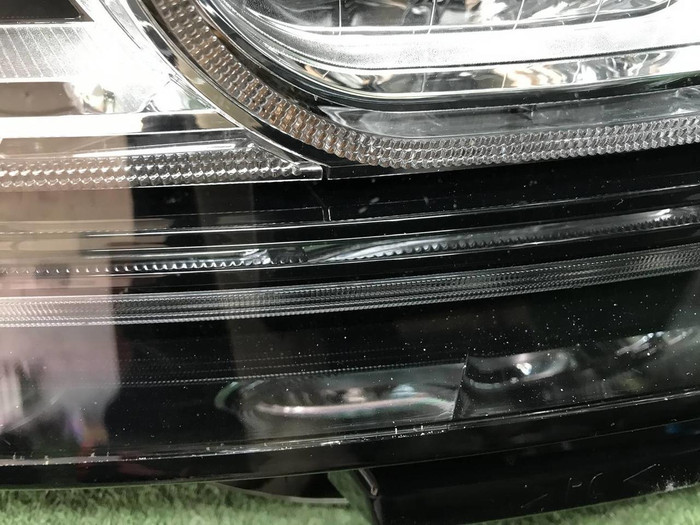 Фара правая Range Rover Vogue 4 12-17 ксенон