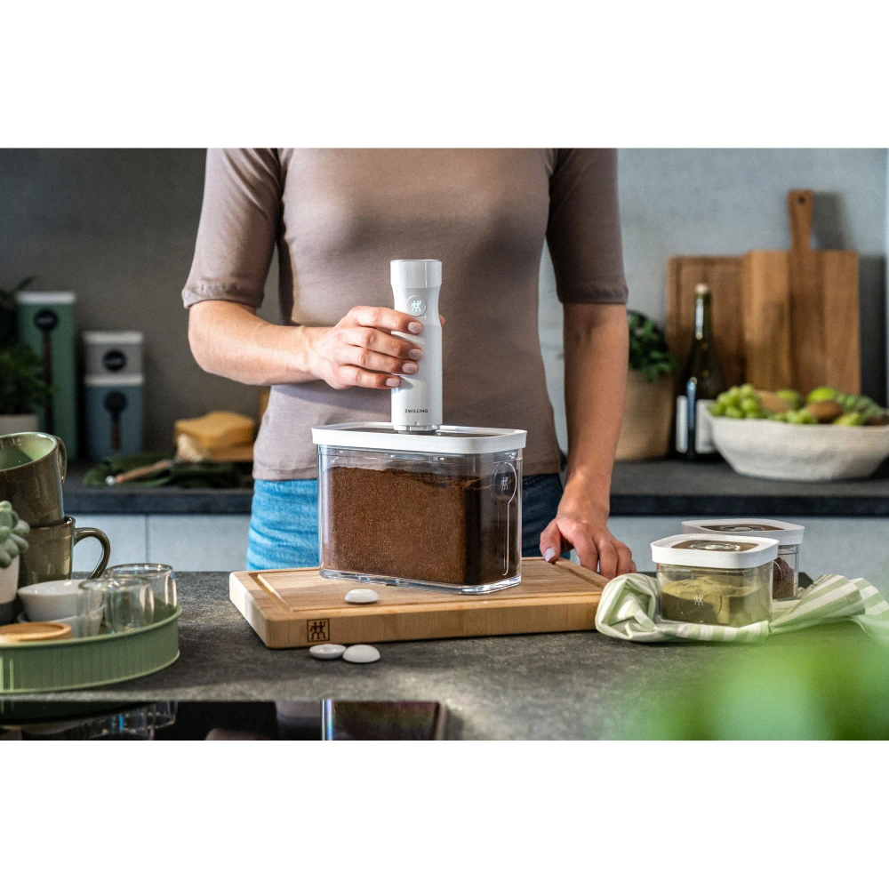 Zwilling Пластиковый контейнер Fresh&Save Cube 2M 1,8 л серый EAN 4009839663819