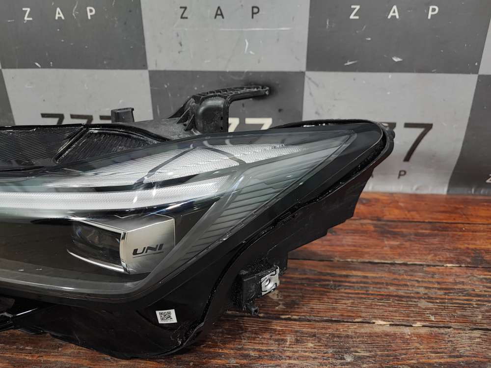 Фара левая LED Changan UNI-V 22-нв Б/У Оригинал C281F2805010200AA