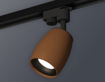 Комплект трекового светильника XT1124031 SCF/PBK кофе песок/черный полированный MR16 GU5.3 (A2521, C1124, N7011) Ambrella